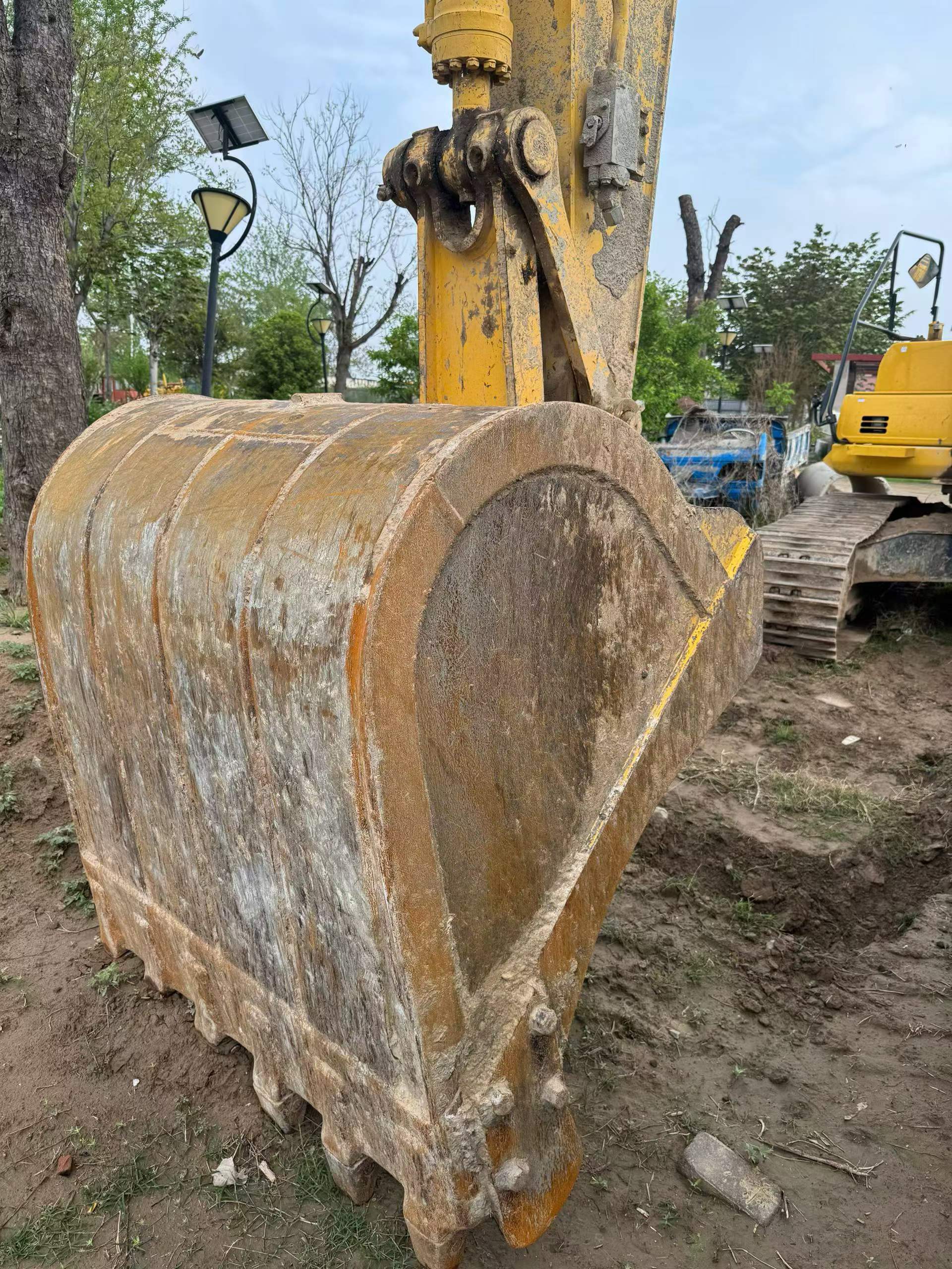 Buy Komatsu HB215LC-1 Used Excavator / 6 Buy Komatsu HB215LC-1 Used Excavator / 6