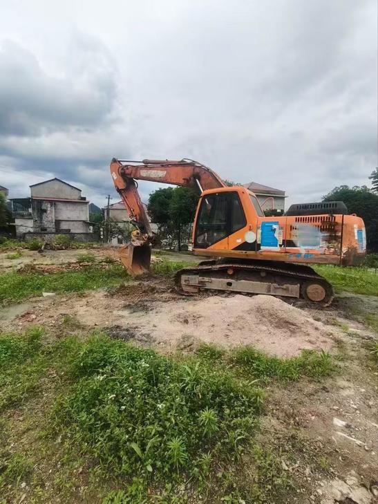 Buy Doosan DH215-9 Used Excavator / 1