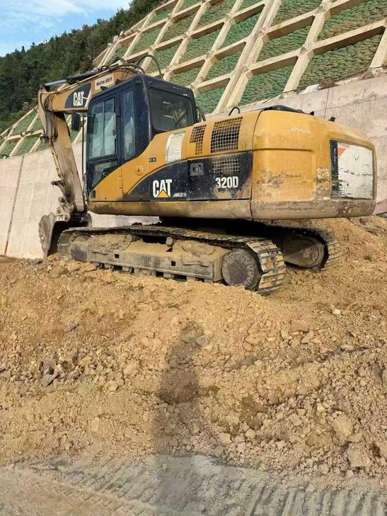 Buy Caterpillar 320D Used Excavator / 1
