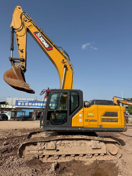 Buy XCMG XE245GH Used Excavator / 1