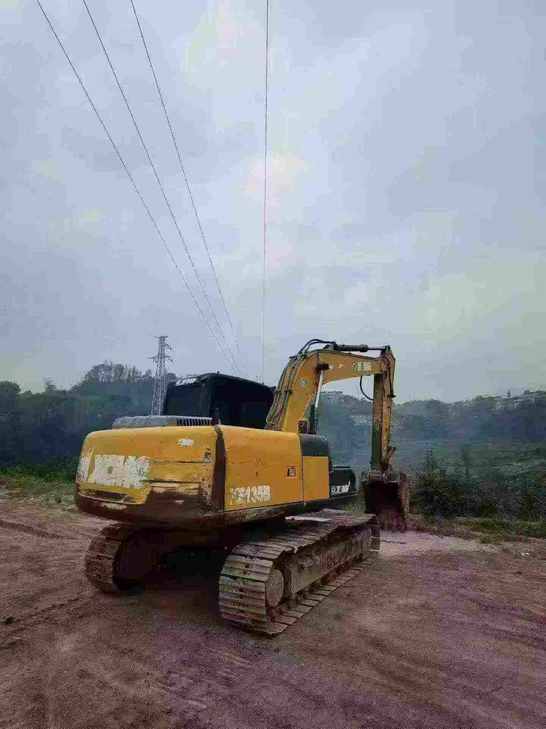 Buy XCMG XE135B Used Excavator / 1