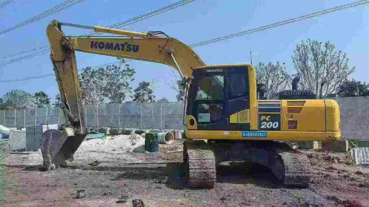 Buy Komatsu PC200-10 Used Excavator / 1