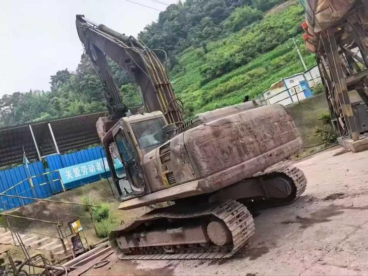 Buy Komatsu PC210-8 Used Excavator / 1