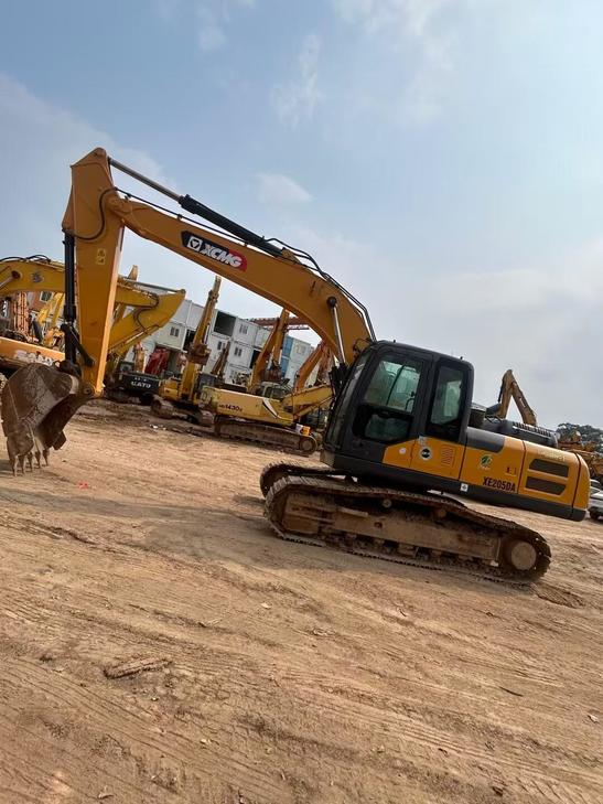 Buy XCMG XE205DA Used Excavator / 1
