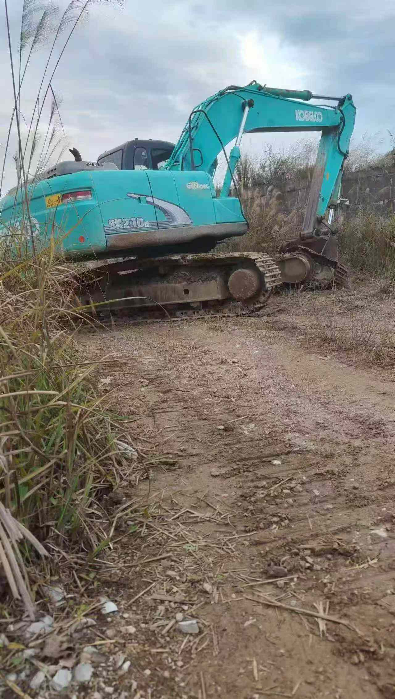 Buy Kobelco SK210 Used Excavator / 2