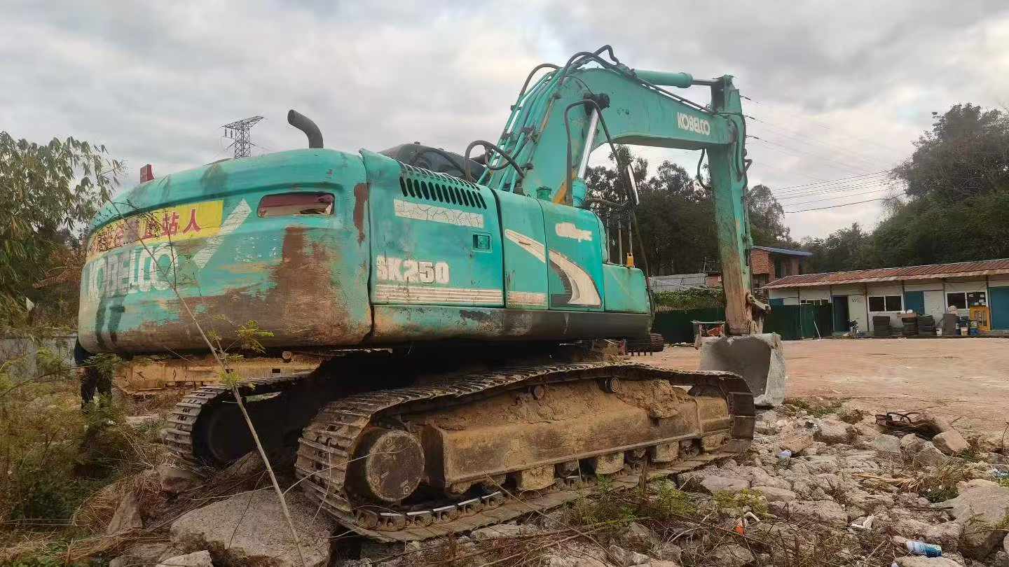 Buy Kobelco SK250 Used Excavator / 2