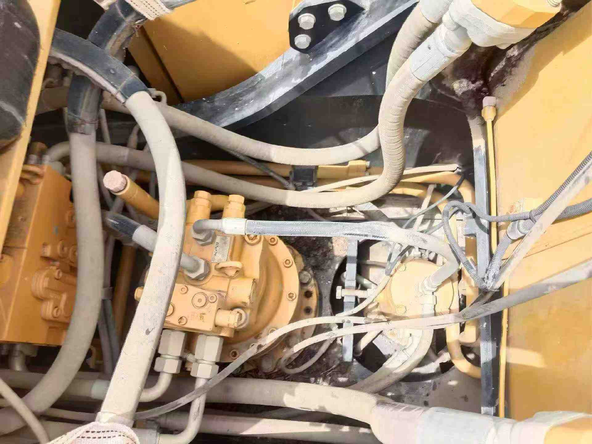 شراء حفارة Sany SY215C-10 مستعملة / 4