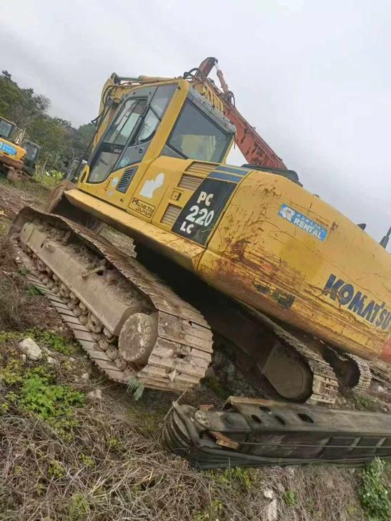 Buy Komatsu PC220-8 Used Excavator / 1