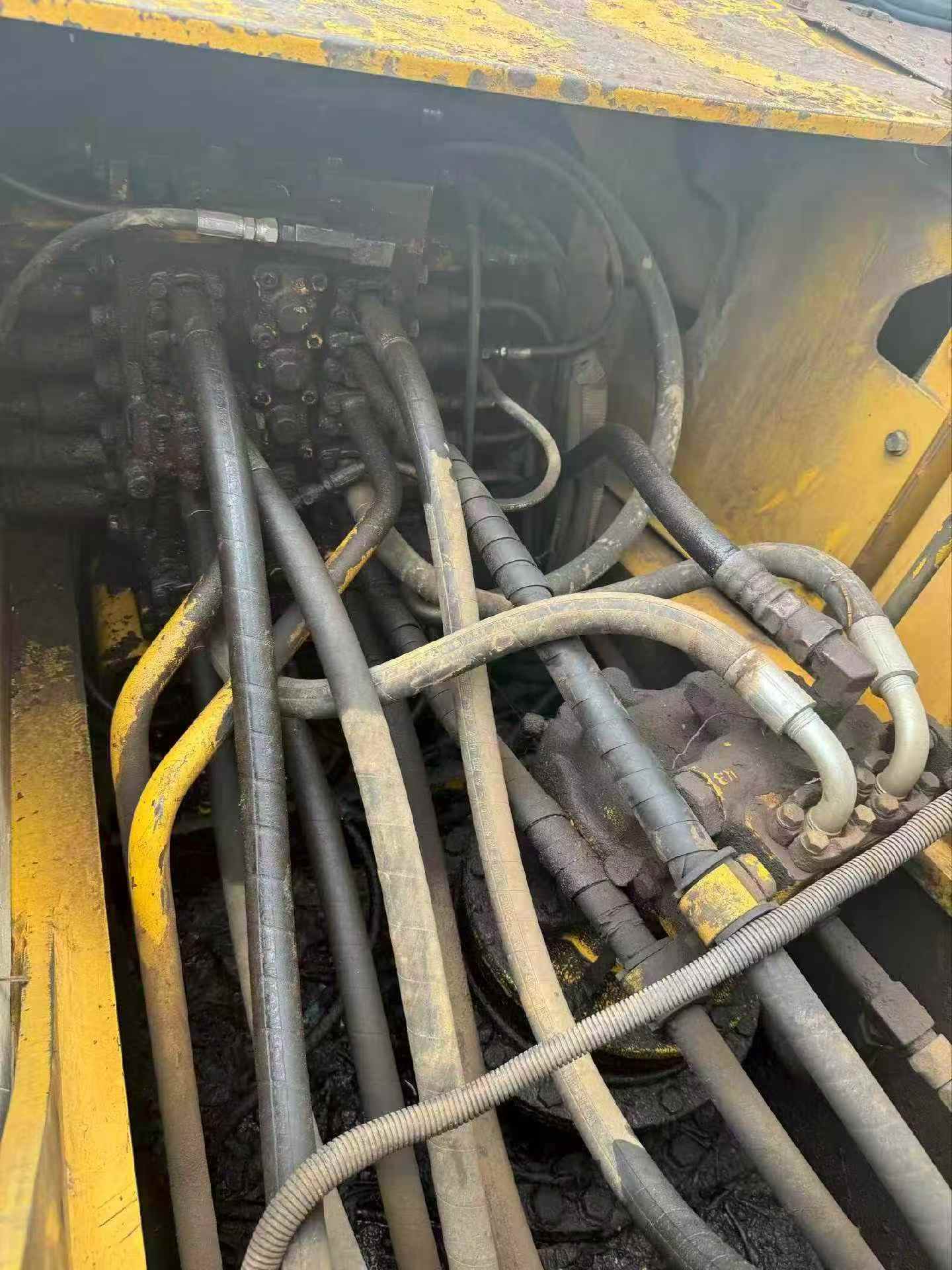 Buy Komatsu PC210LC-8 Used Excavator / 4
