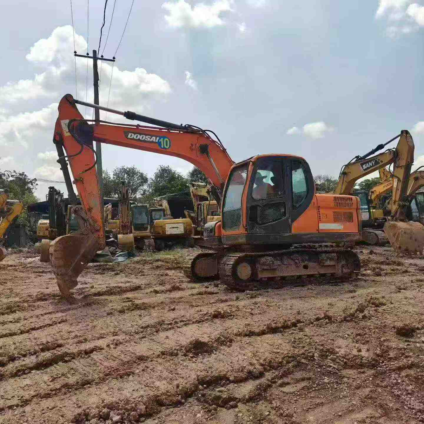 Buy Doosan DX120-9C Used Excavator / 2
