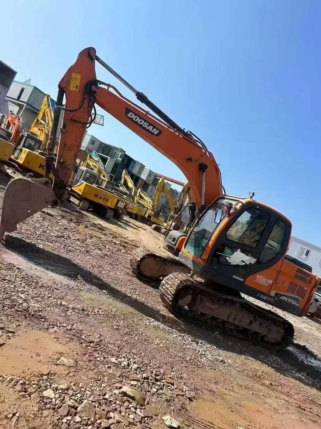 Buy Doosan DX130-9C Used Excavator / 2