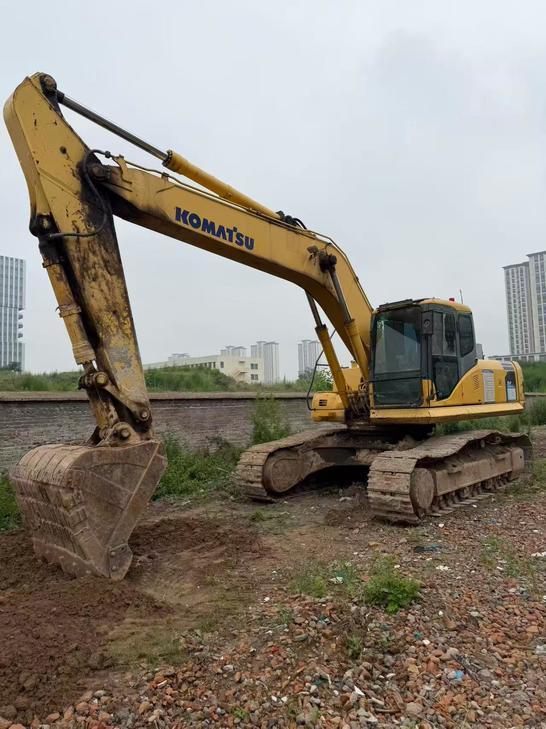Buy Komatsu PC270-7 Used Excavator / 1