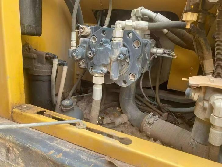 Buy XCMG XE135B Used Excavator / 1