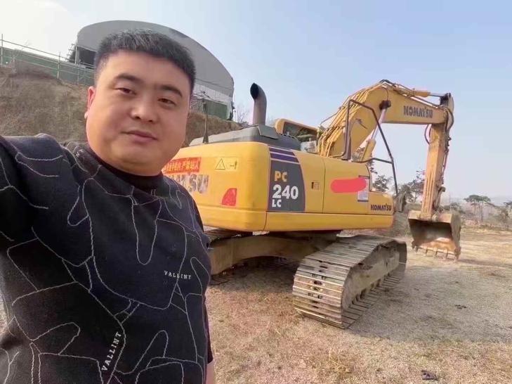 Buy Komatsu PC200 Used Excavator / 1