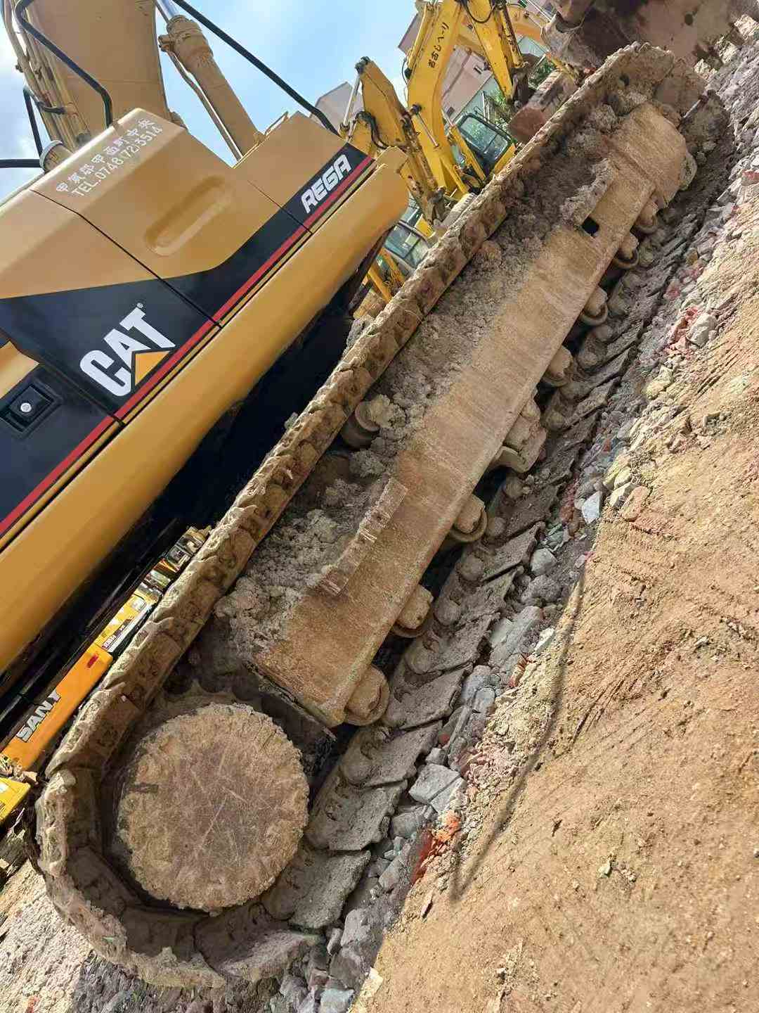Buy Caterpillar 320V2 Used Excavator / 9