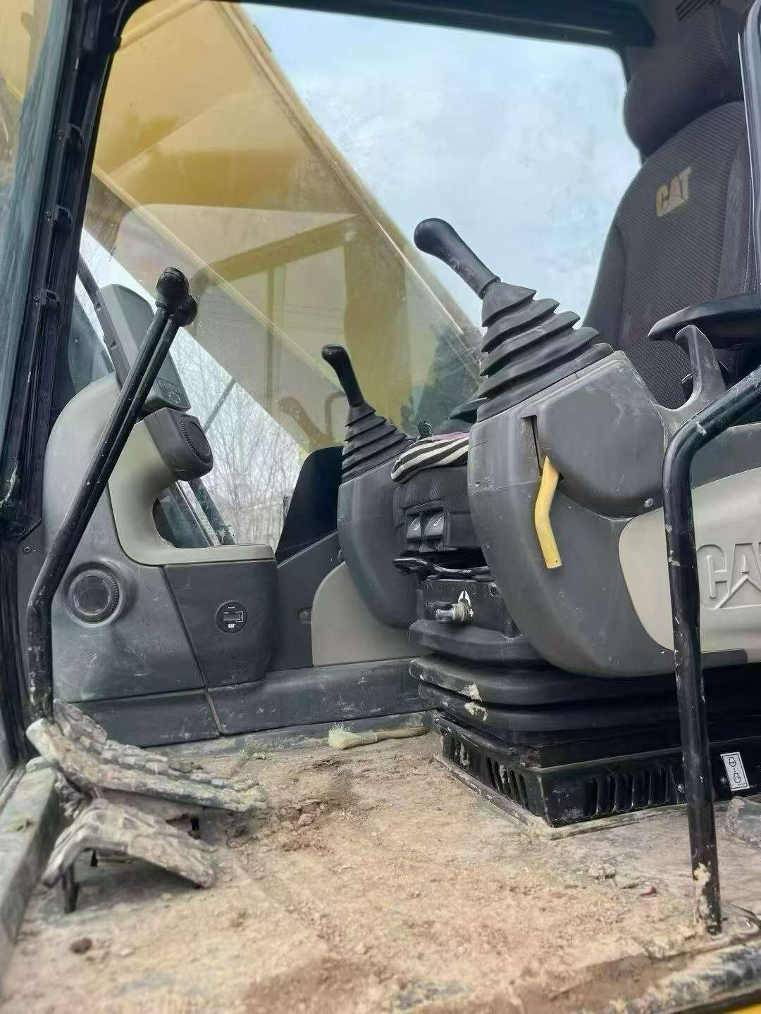 Buy Caterpillar 326DL Used Excavator / 9