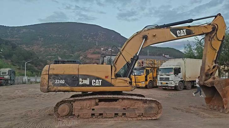 Buy Caterpillar 324D Used Excavator / 1