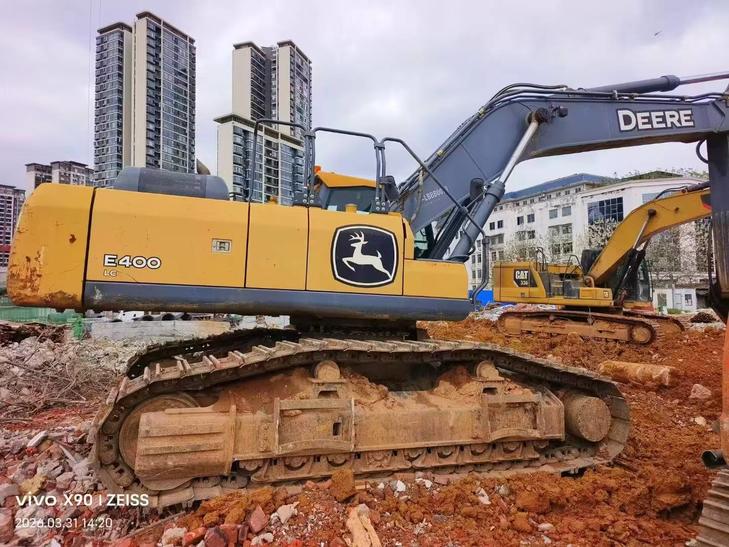 Buy JohnDeere E400LC Used Excavator / 1