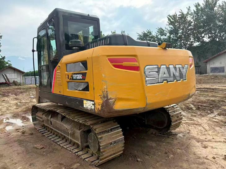 Buy Sany SY135 Used Excavator / 1