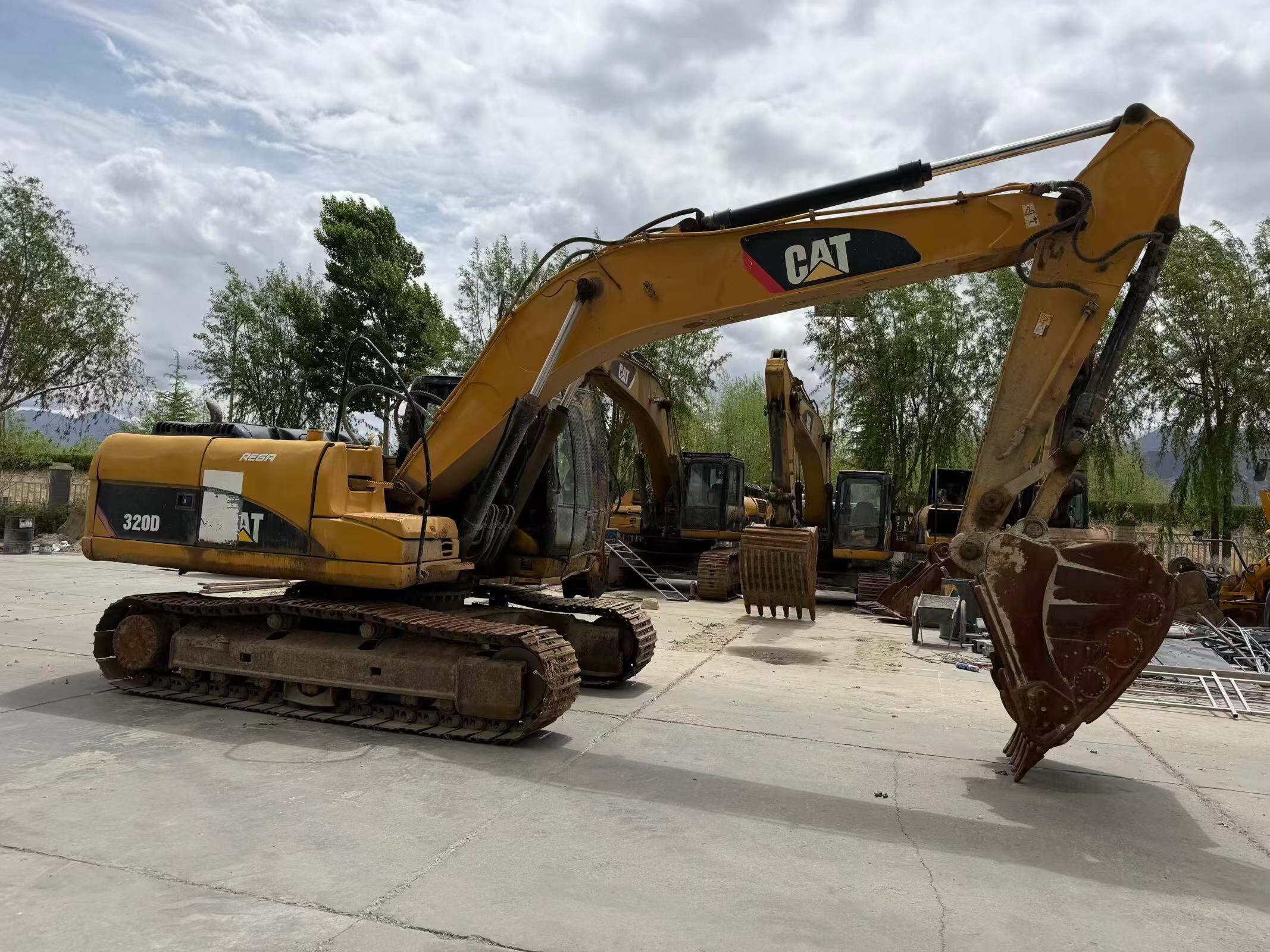 Buy Caterpillar 320D Used Excavator / 2 Buy Caterpillar 320D Used Excavator / 2