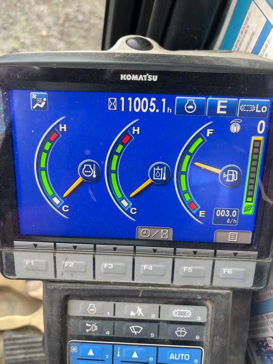 Buy Komatsu PC200-8 Used Excavator / 1