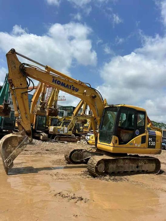 Buy Komatsu PC130-7 Used Excavator / 1