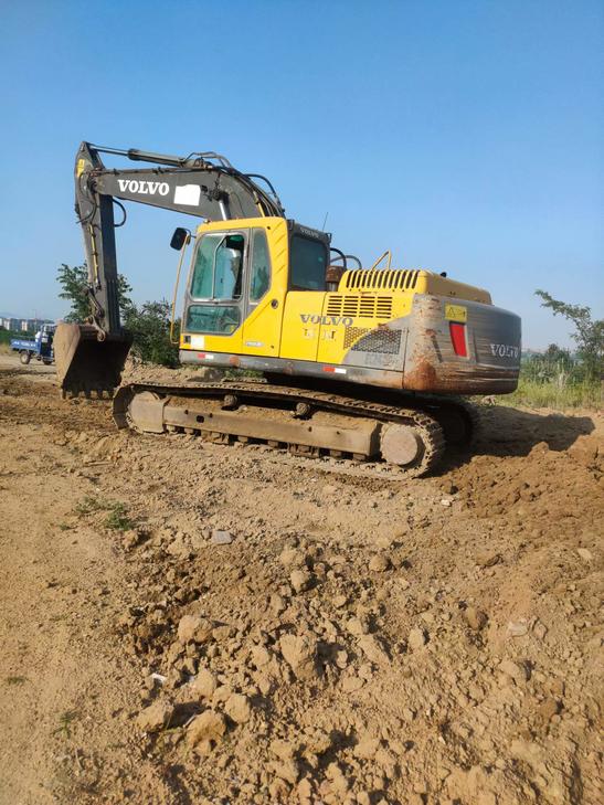 Buy Volvo EC210B Used Excavator / 1