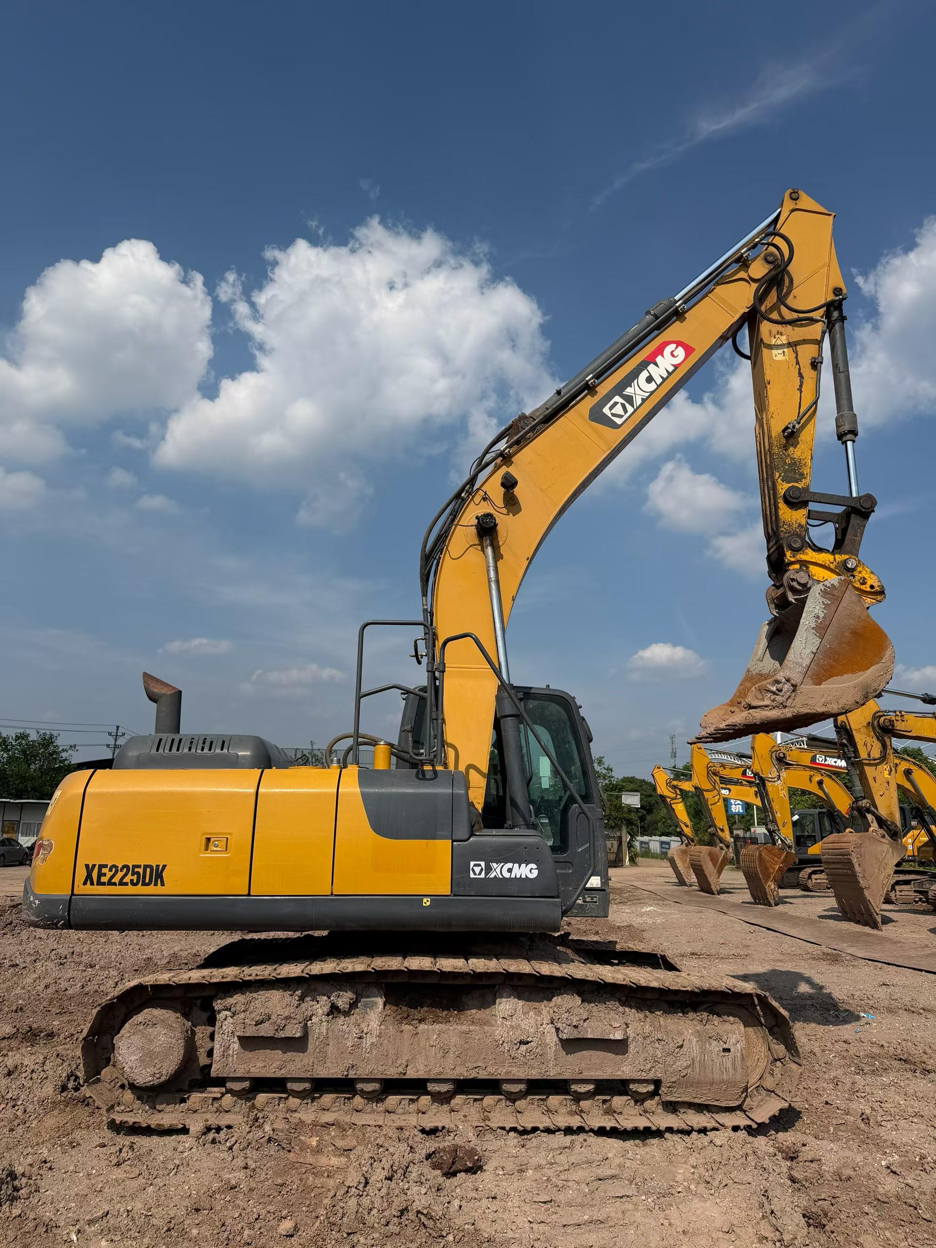 Buy XCMG XE200DA Used Excavator / 6