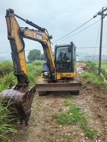 Buy XCMG XE60 Used Excavator / 2 Buy XCMG XE60 Used Excavator / 2