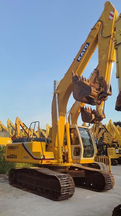 Buy Kato 820-3SP Used Excavator / 1
