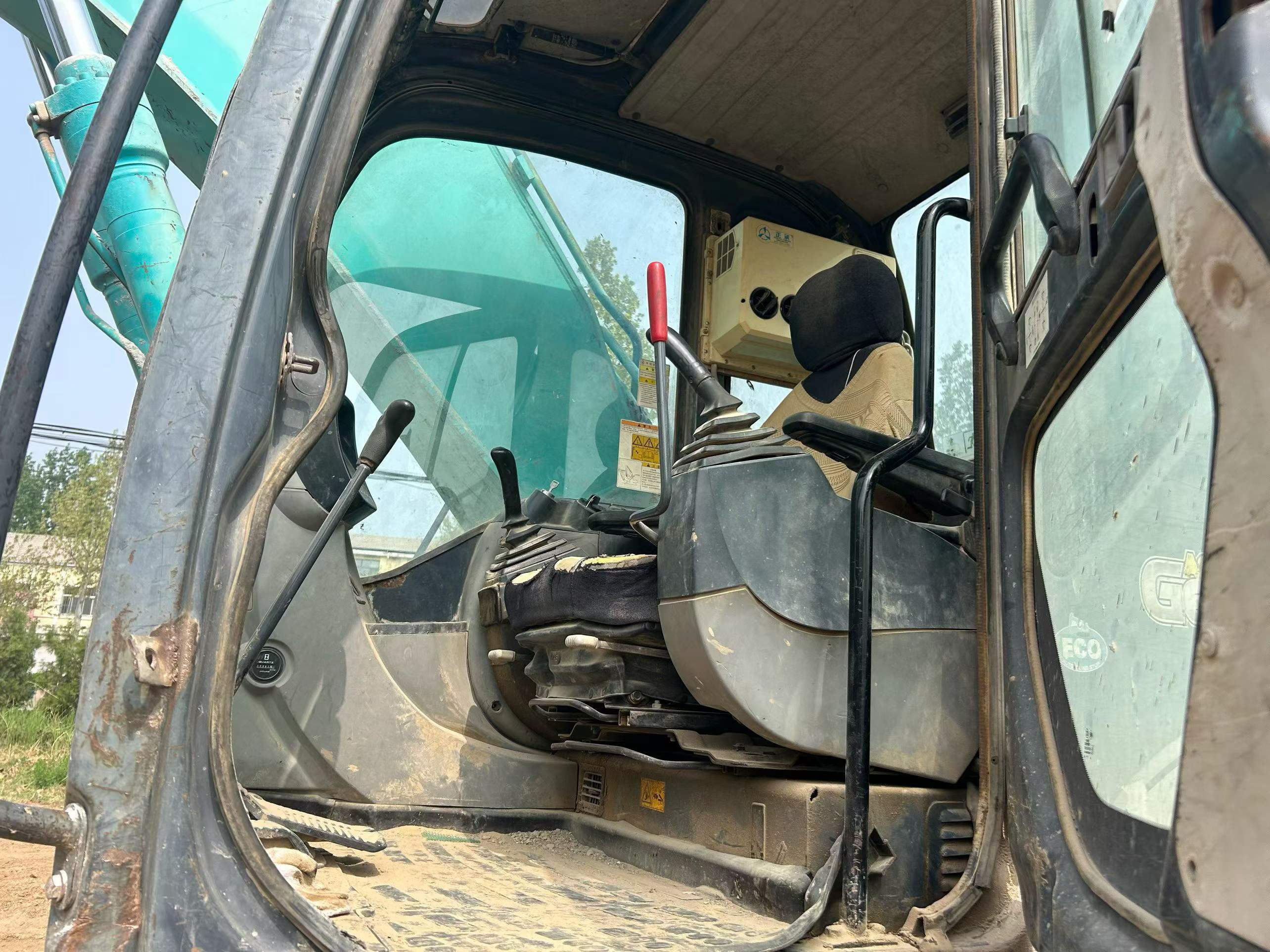 Buy Kobelco SK200-8 Used Excavator / 4