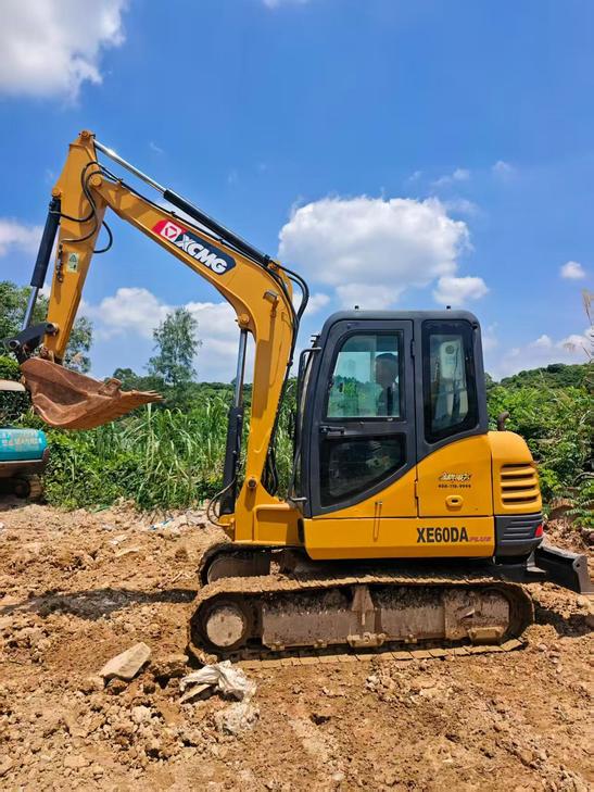 Buy XCMG XE60 Used Excavator / 1