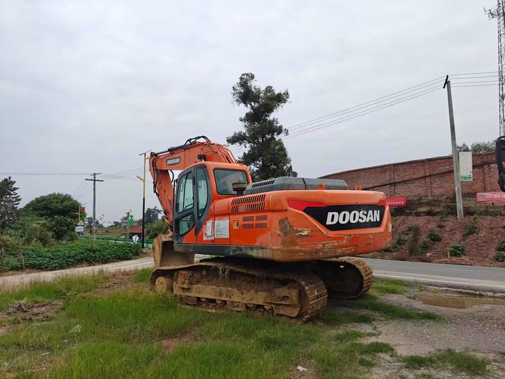 Buy Doosan DH215-7 Used Excavator / 1