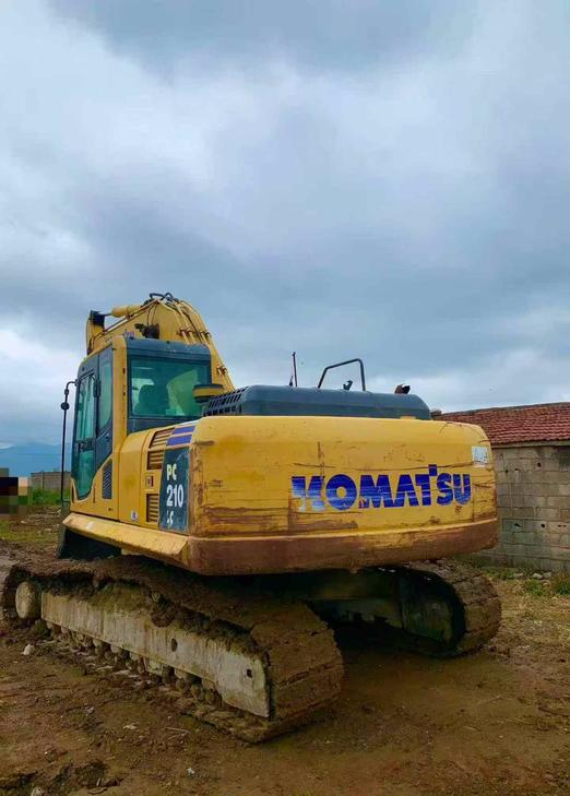 Buy Komatsu PC210LC-8 Used Excavator / 1