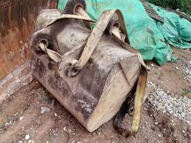 Buy Komatsu PC210-6 Used Excavator / 9 Buy Komatsu PC210-6 Used Excavator / 9