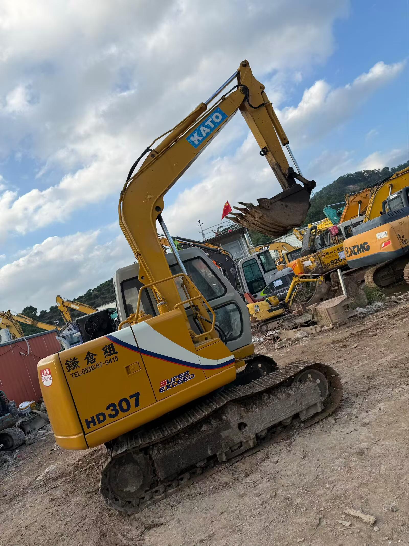 Buy Kato HD307 Used Excavator / 2