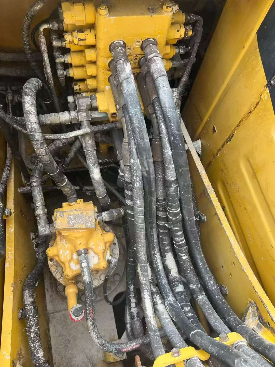 Buy Komatsu PC130-8 Used Excavator / 4