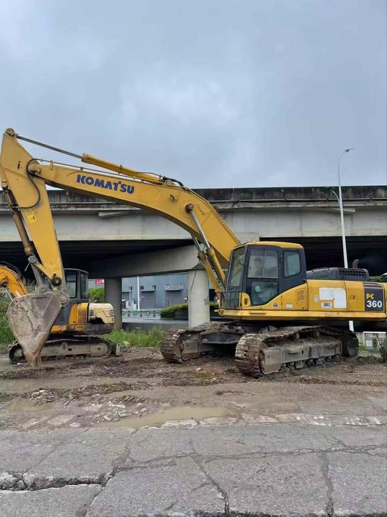 Buy Komatsu PC360-7 Used Excavator / 1
