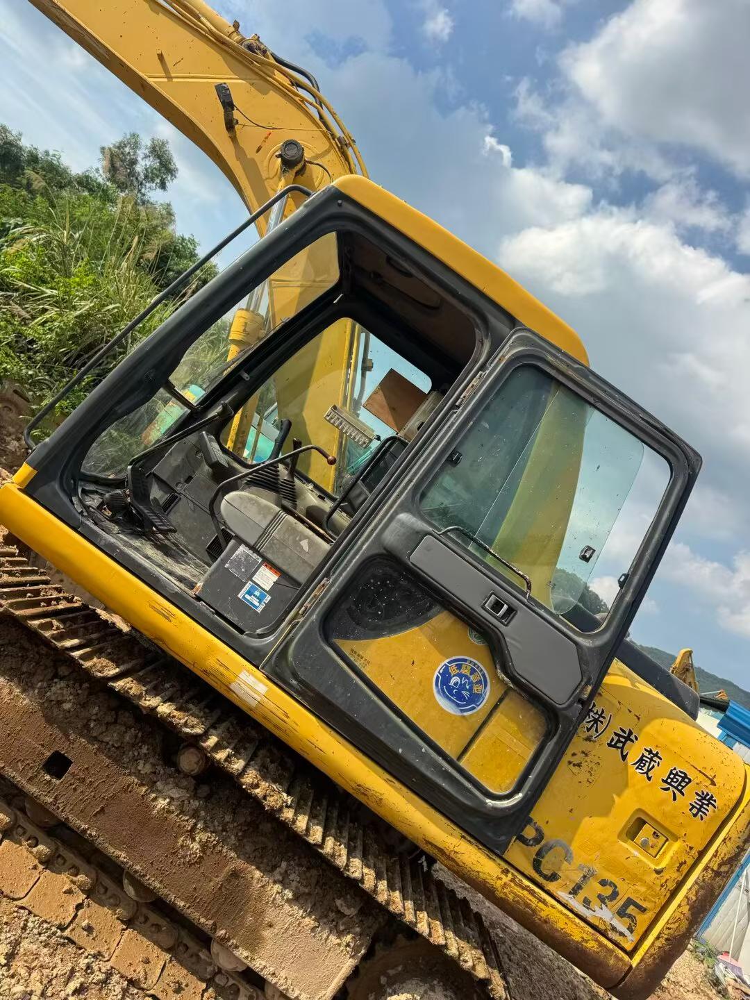 Buy Komatsu PC100-6E Used Excavator / 3