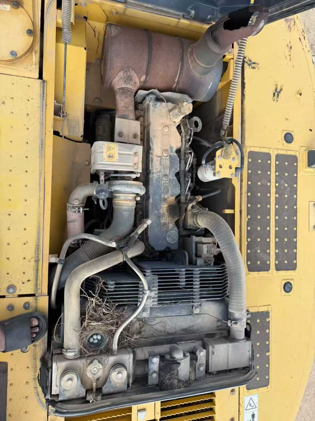Buy Komatsu PC220-8 Used Excavator / 3