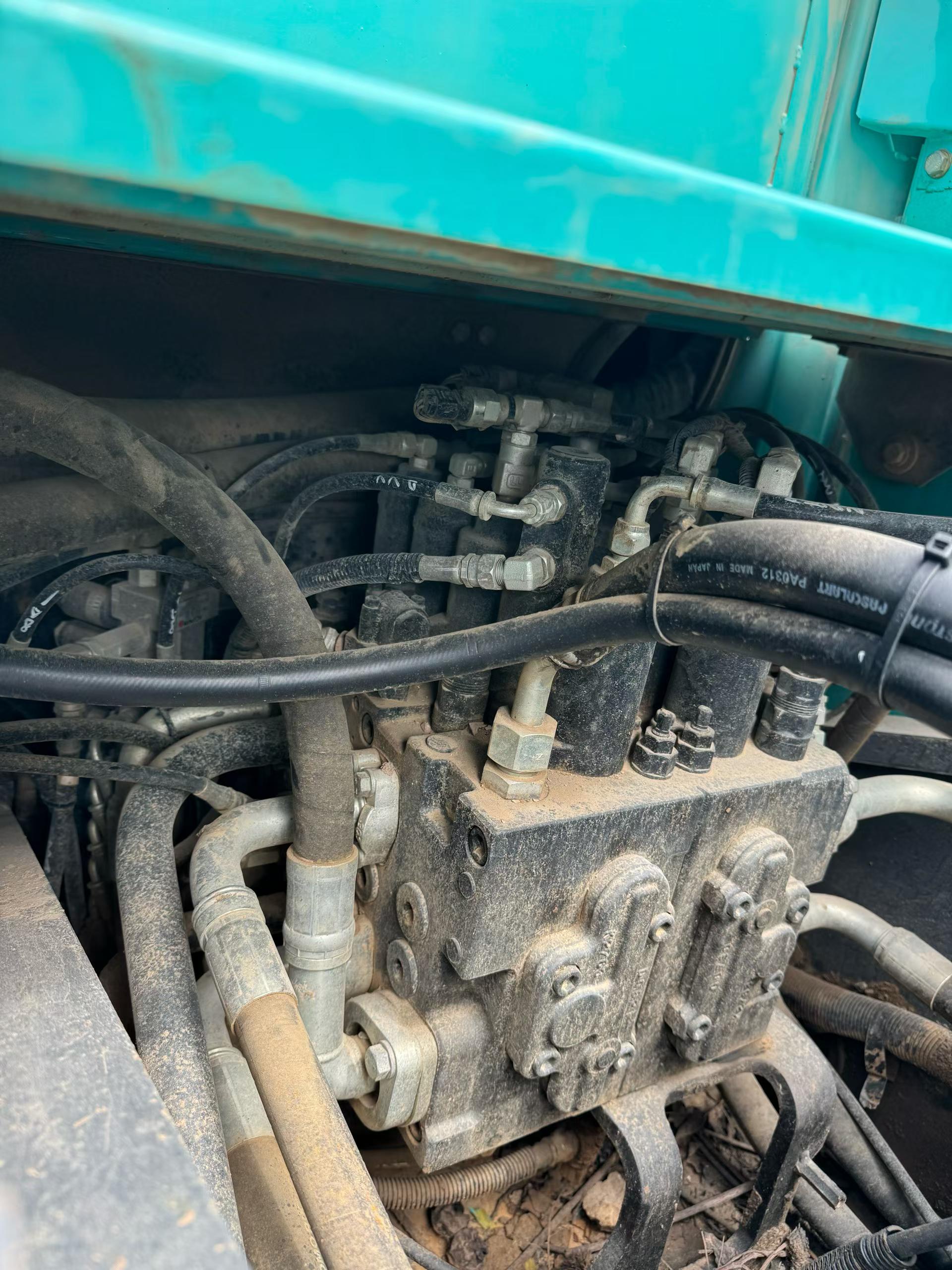 Buy Kobelco SK210 Used Excavator / 7