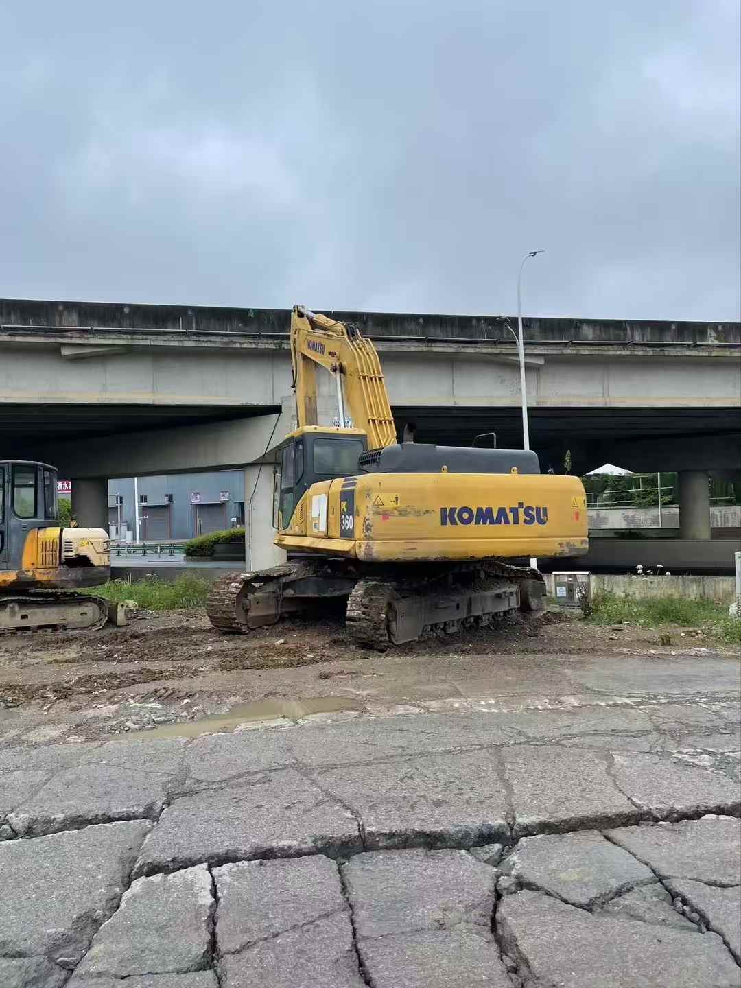 Buy Komatsu PC360-7 Used Excavator / 2