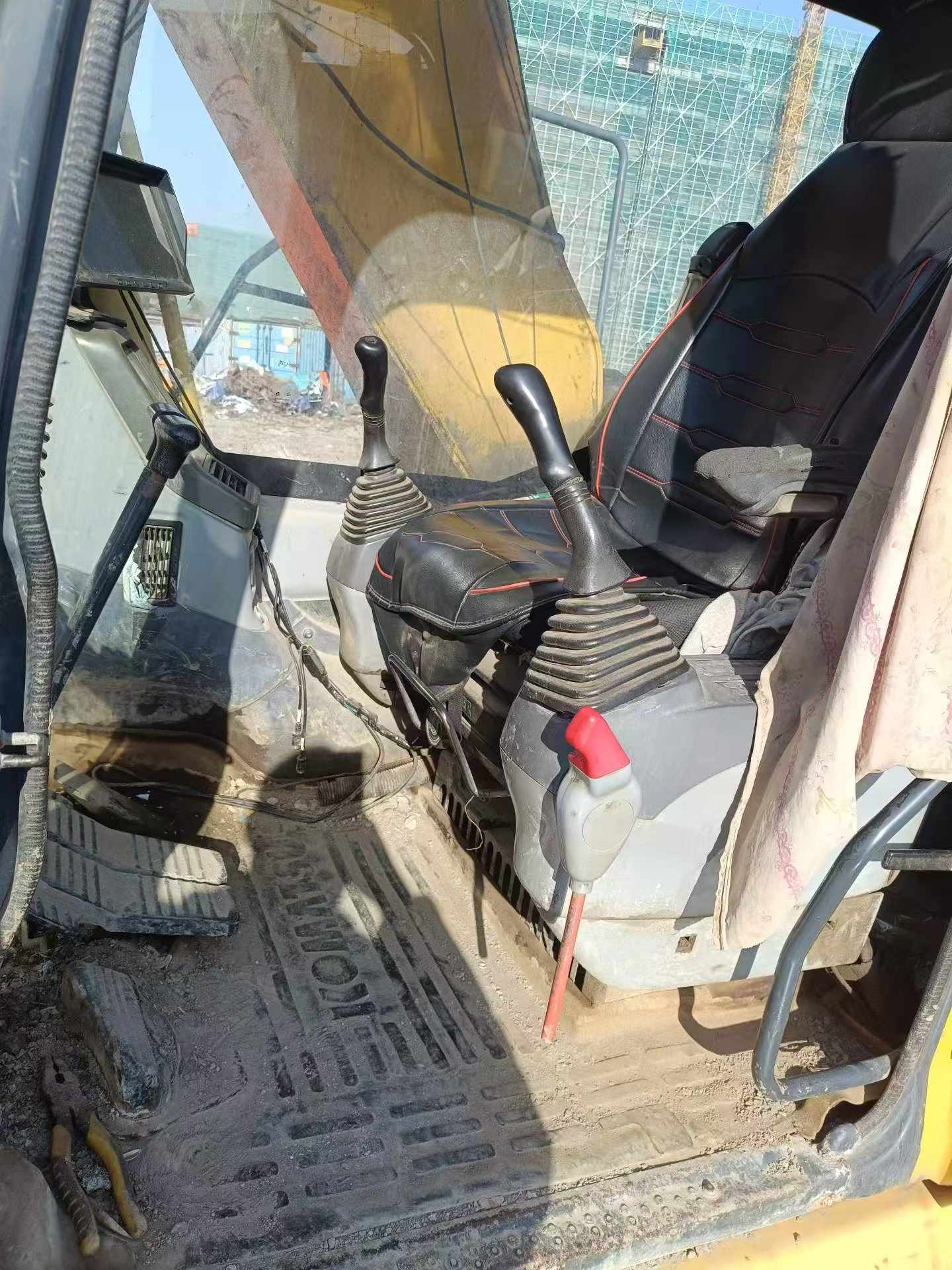 شراء حفارة Komatsu PC270-7 مستعملة / 4