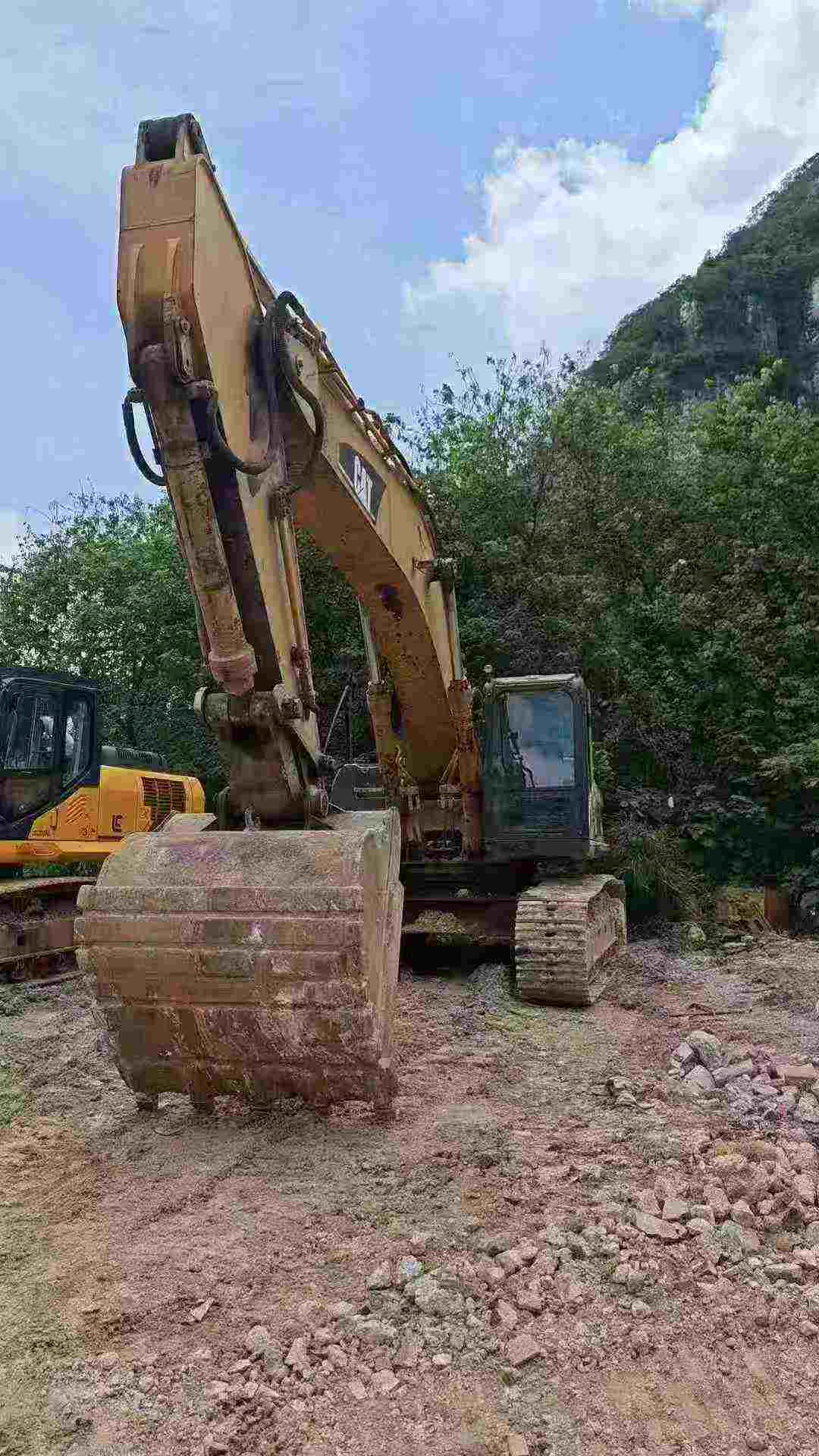 شراء حفارة Caterpillar 330C مستعملة / 4