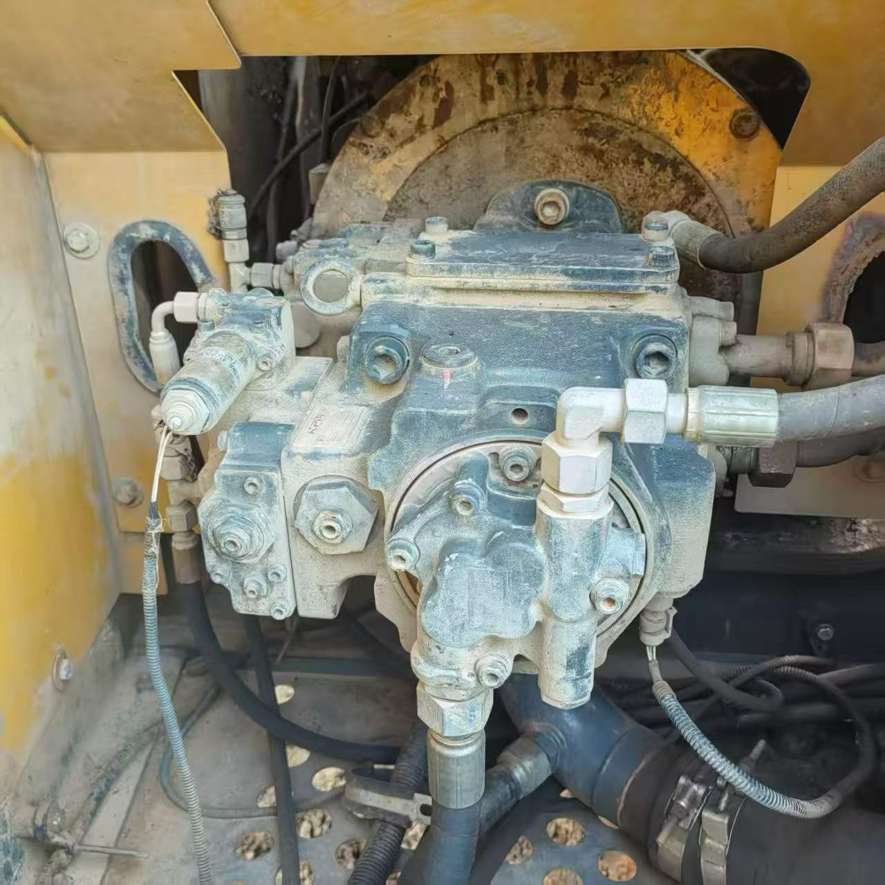 شراء حفارة XCMG XE150 مستعملة / 3