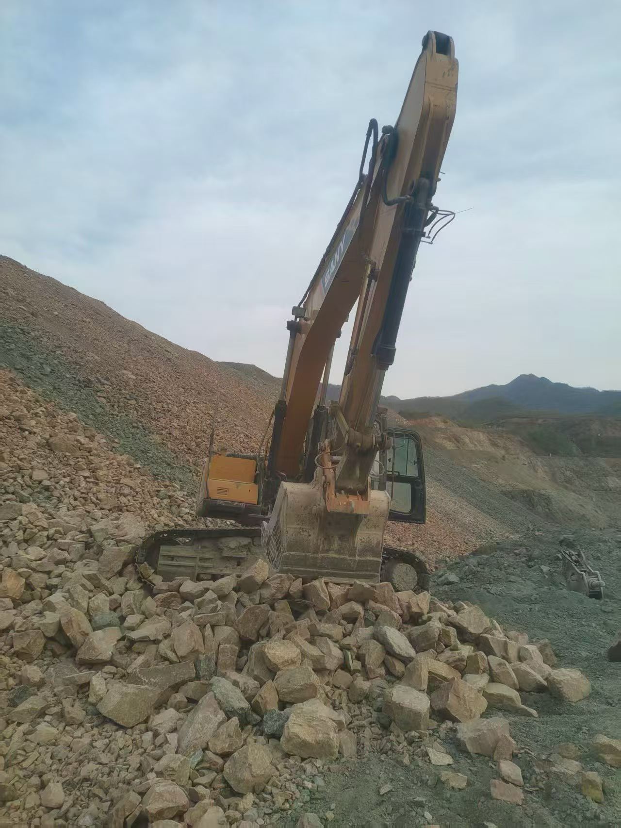 شراء حفارة Sany SY205C مستعملة / 8