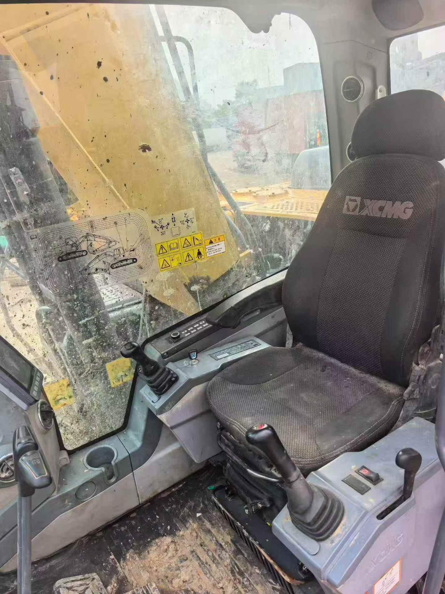 Buy XCMG XE200 Used Excavator / 2