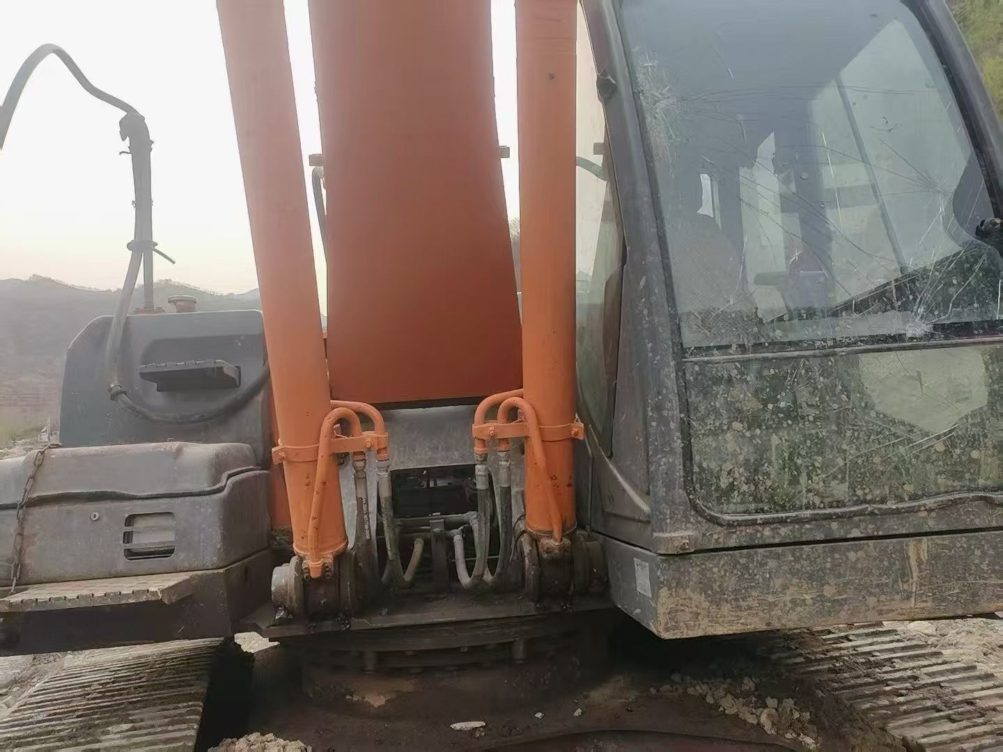 شراء حفارة Hitachi EX240-3 مستعملة / 5