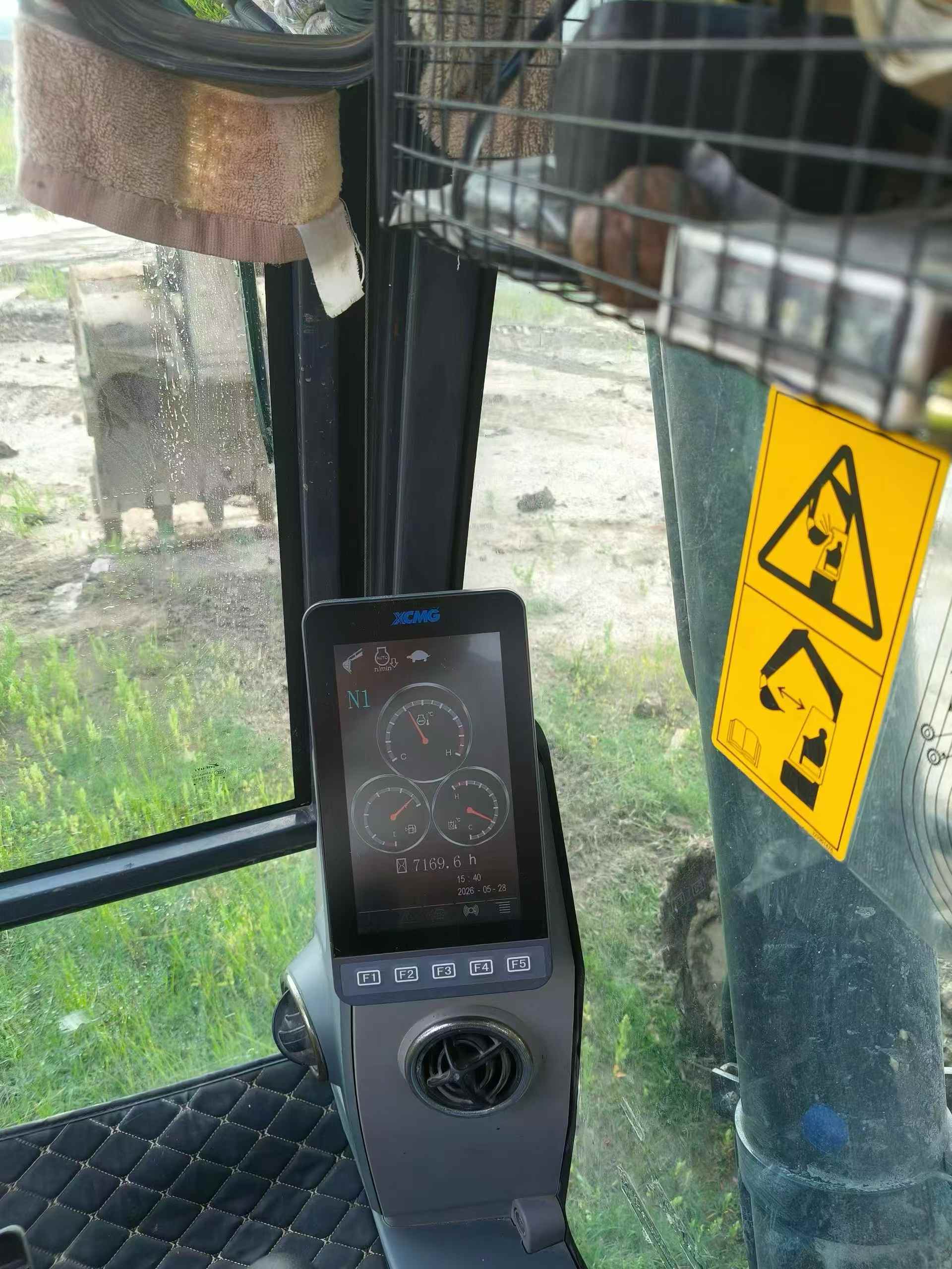 Buy XCMG XE215 Used Excavator / 8