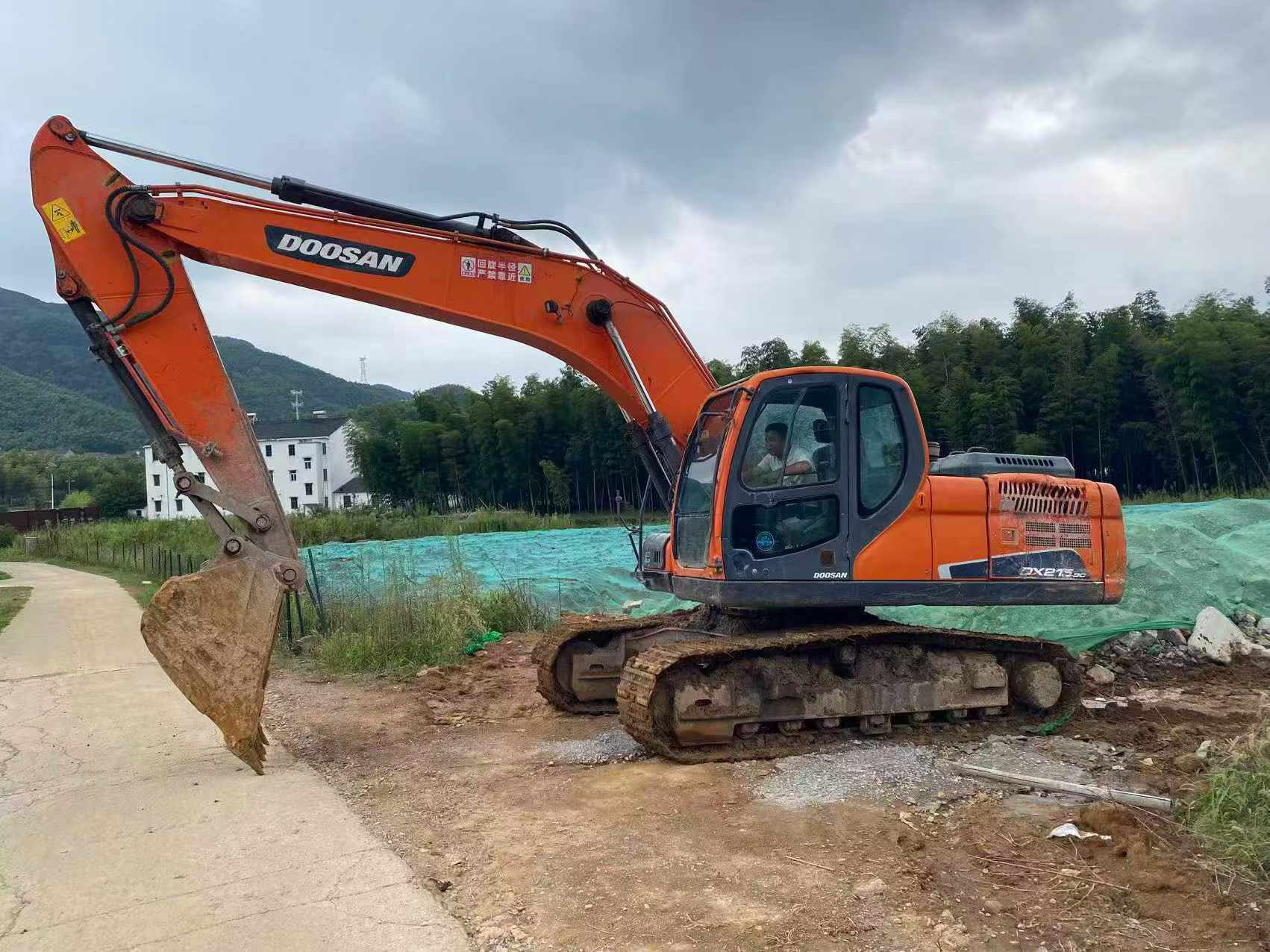 شراء Doosan DH215-7 مستعمل حفارة